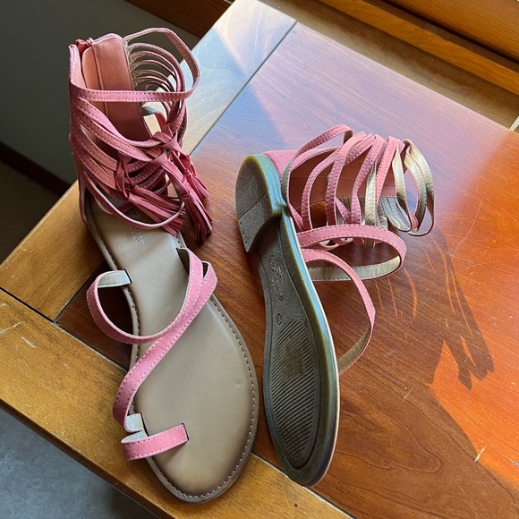 Forever Toe Ring Flay Sandals - Coral — NEW - Picture 2 of 7